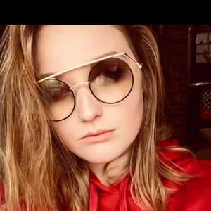 Meet your Posher, Shawna